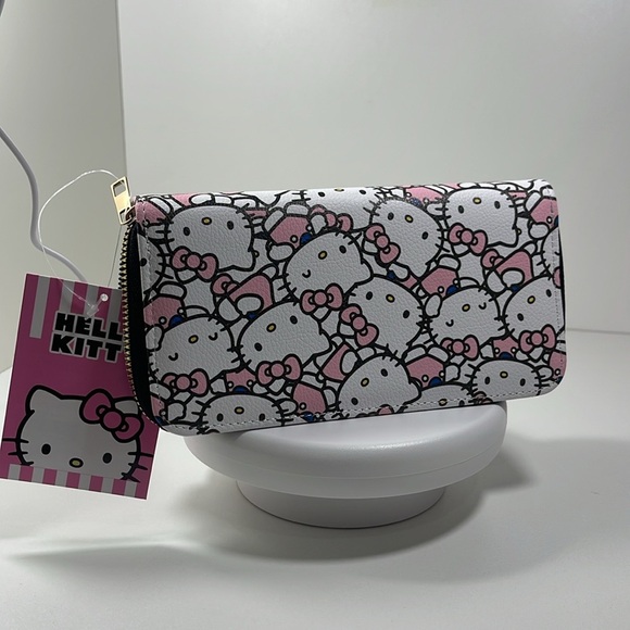 Hello Kitty Zip Around PU DELUX Wallet - Picture 4 of 4